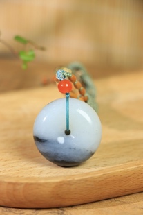 Xinjiang fine Hetian jade seed material blue-and-white jade is warm and delicate, implying peace and good luck