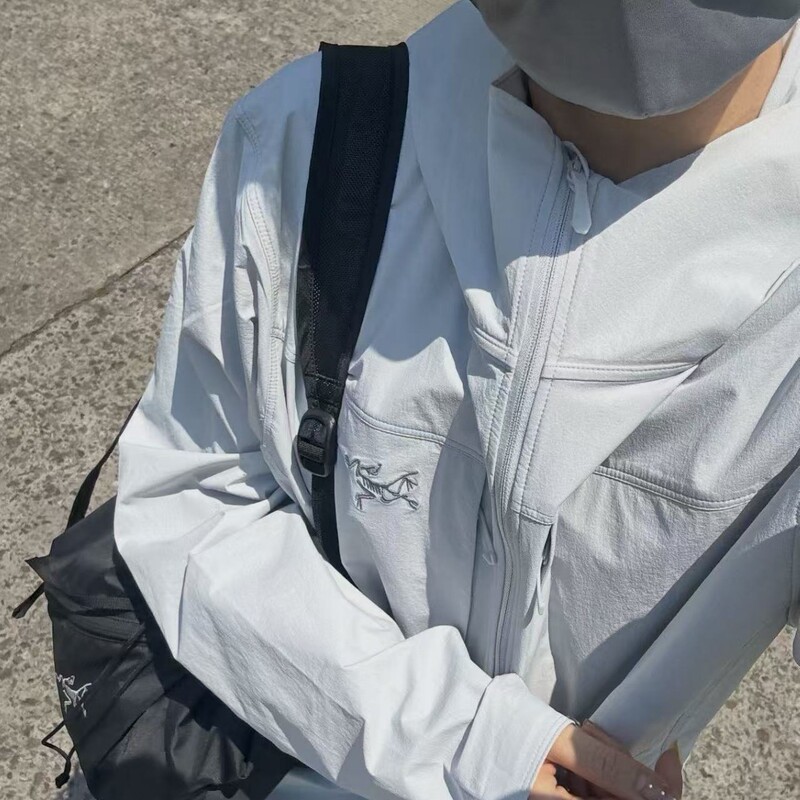 New Niaojia Gammalw Hooded Soft-Shell Lightweight Sun-Protective Breathable Jacket Outdoor Hiking Windproof and Rainproof Cycling Clothing New Niaojia Gammalw Hooded Soft-Shell Lightweight Sun-Protective Breathable Jacket Outdoor Hiking Windproof and Rainproof Cycling Clothing