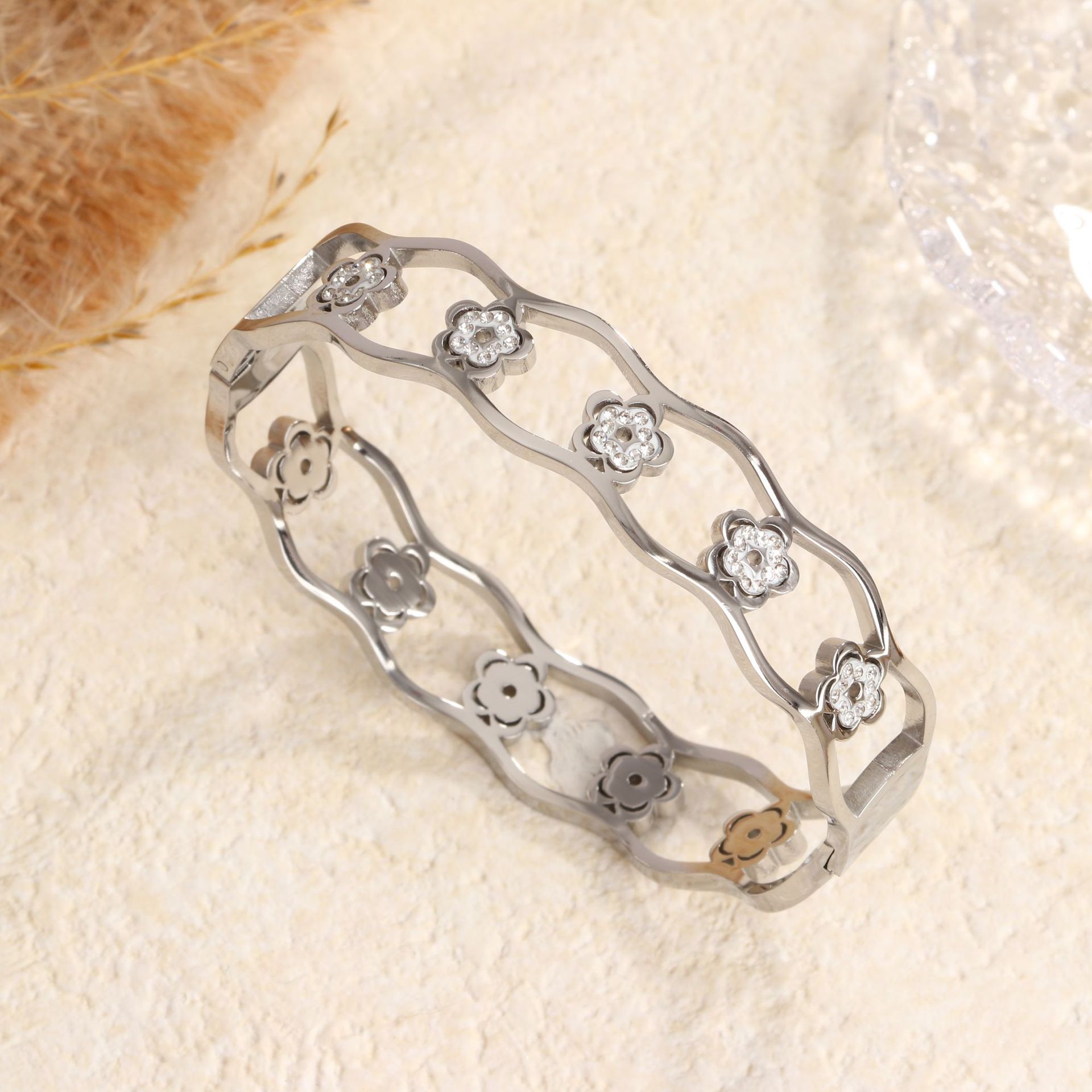 94 다섯잎 꽃 다이아몬드 팔찌 스틸 컬러