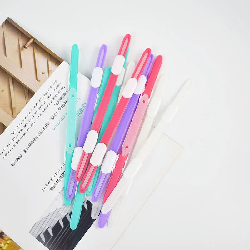 Оптовые пластиковые скрепки с двумя отверстиями, перфорированные скрепки из полипропилена для папок, двойные скрепки для офиса и планировщиков