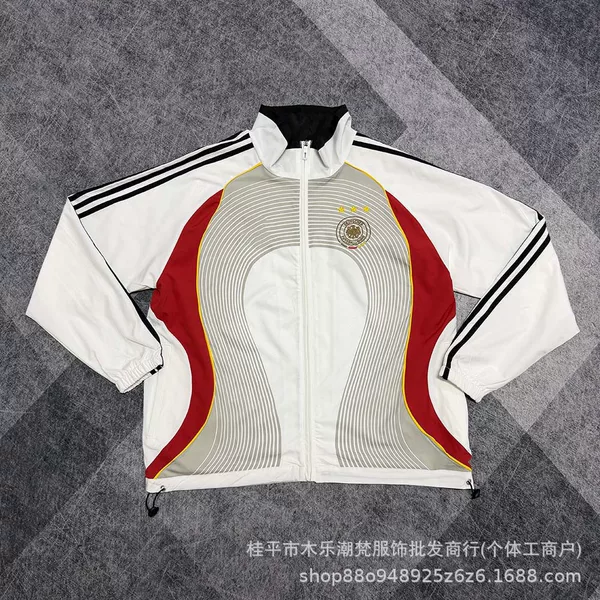 German team white and red double-layer windbreaker jacket with elongated stand-up collar for football training, warm-up, and team sports casual wear