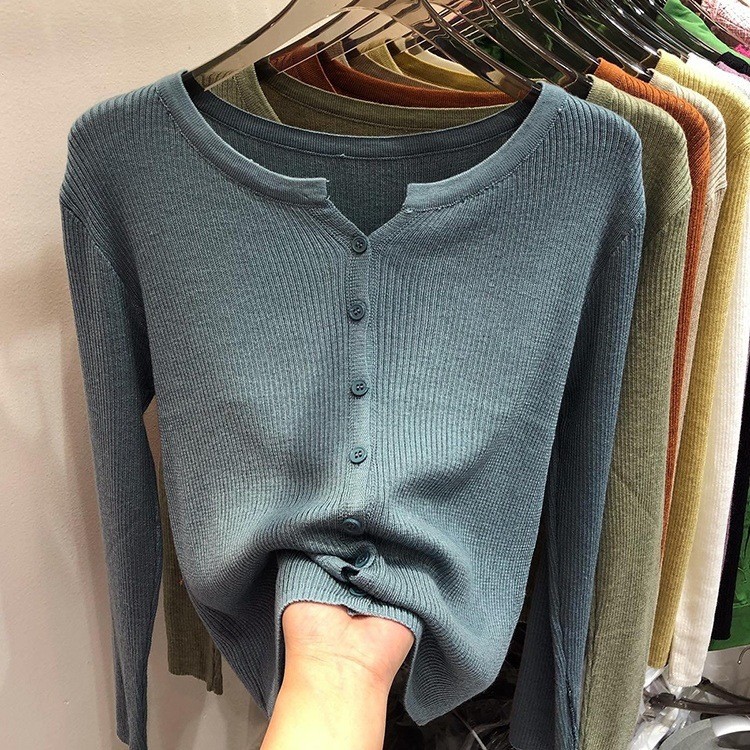 Women's Sweater Long Sleeve Sweaters & Cardigans Button Casual Solid Color display picture 5