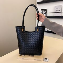 新款通勤高级气质真皮编织托特包慵懒风大容量轻奢女包外出单肩包