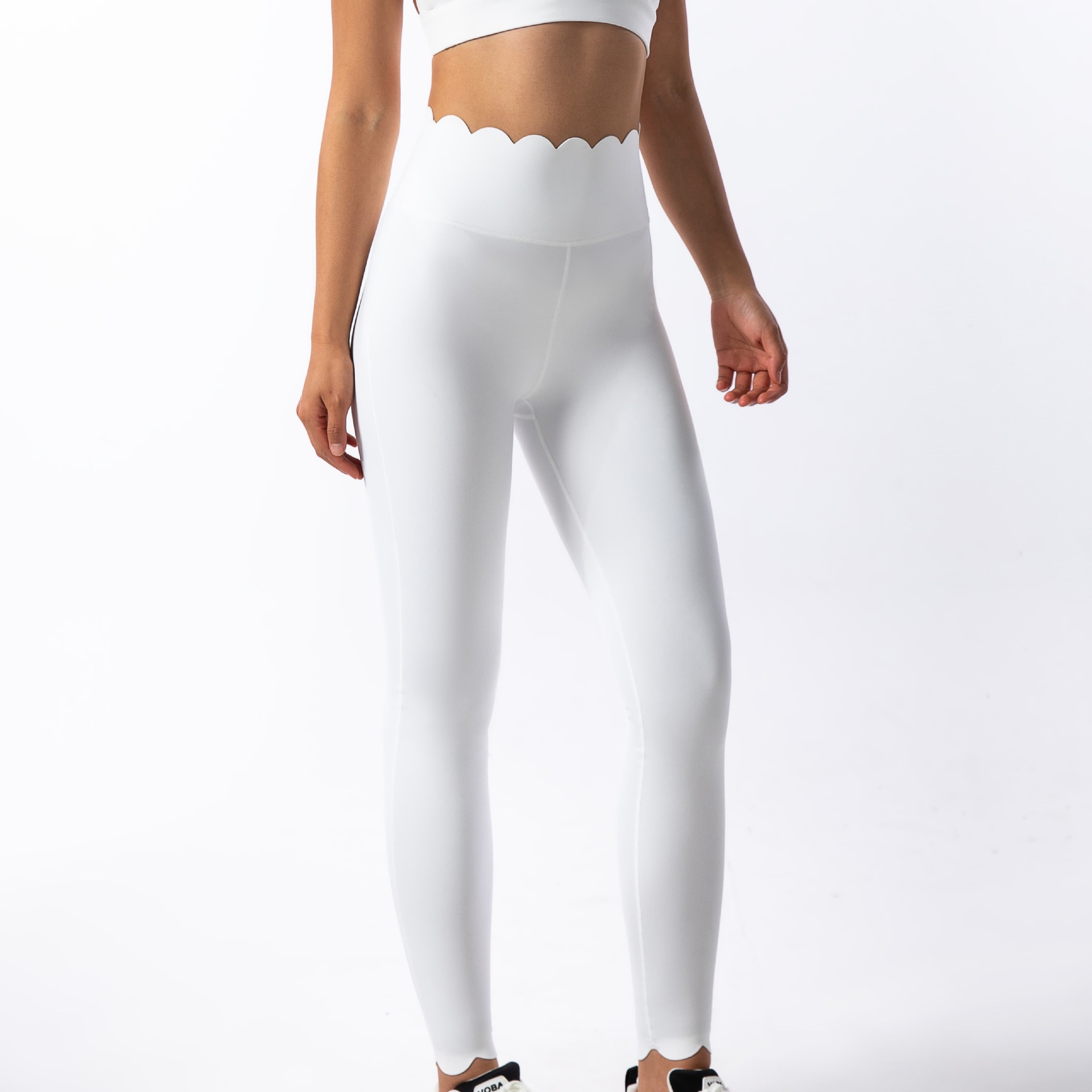 Halter Neck Yoga Bra With Wide Straps And Beautiful Back Design_voghion.com