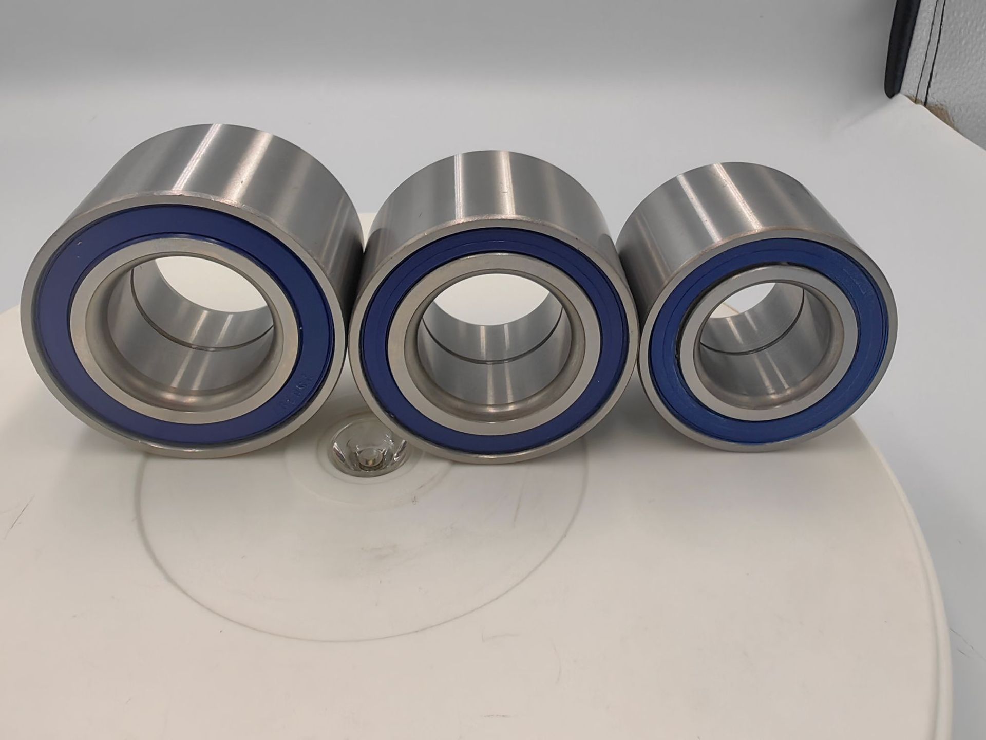 Automotive wheel hub bearings, tapered roller bearings, cylindrical roller bearings, clutch bearings