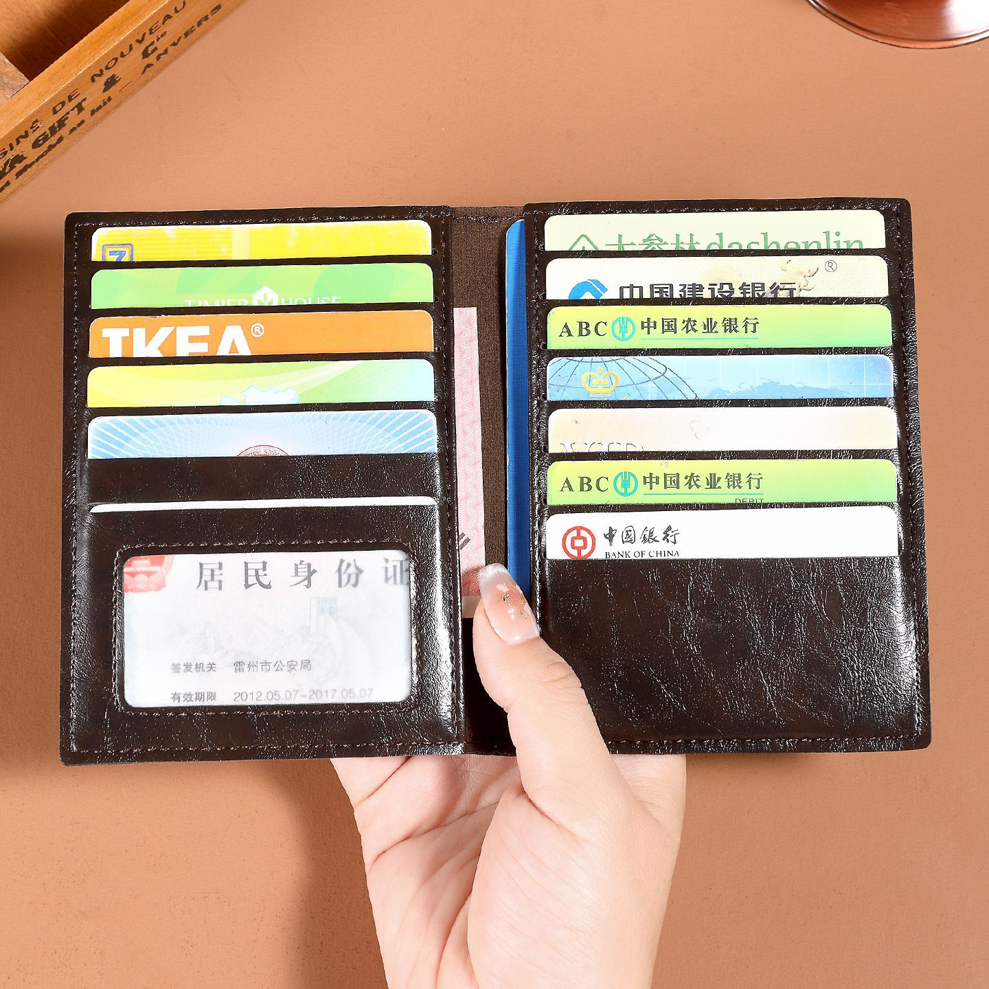 Nuevo tipo de cartera corta de alta calidad de moda para estudiantes cartera pequeña bolso de tarjetas simple cartera plegable suave ultra delgada