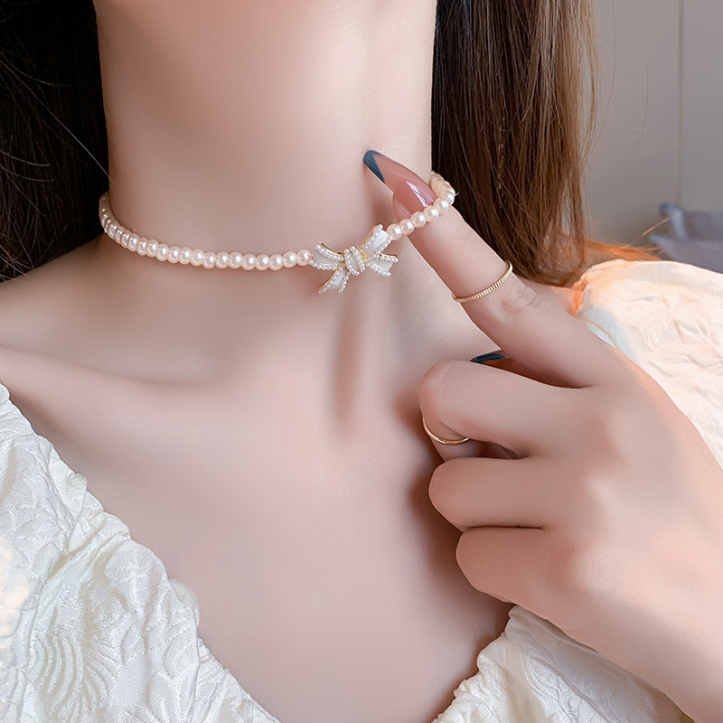 Elegant Sweet Bow Knot Imitation Pearl Alloy Beaded Women's Choker display picture 4