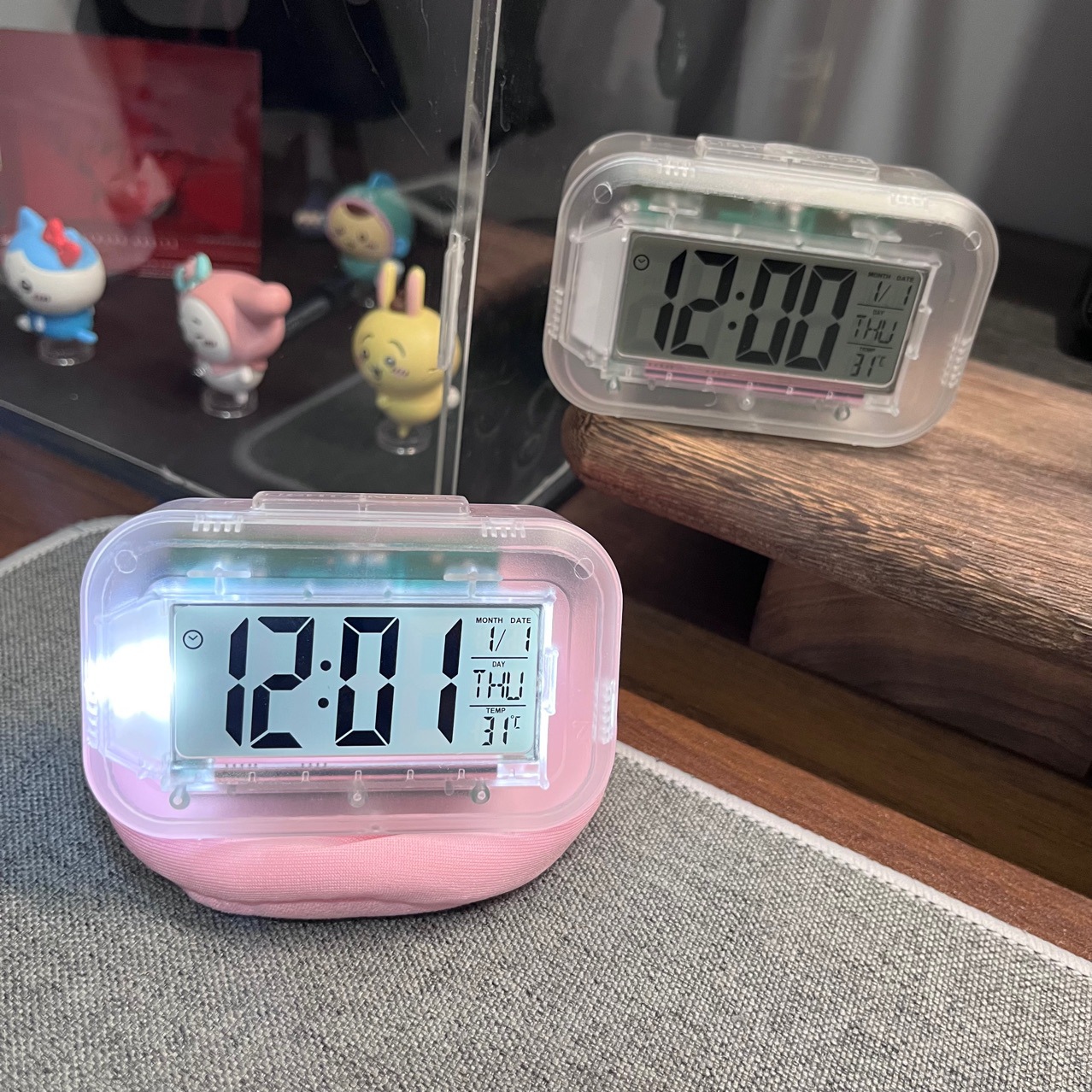 闹钟高中生起床智能电子时钟摆台式简约女孩学生用初中生