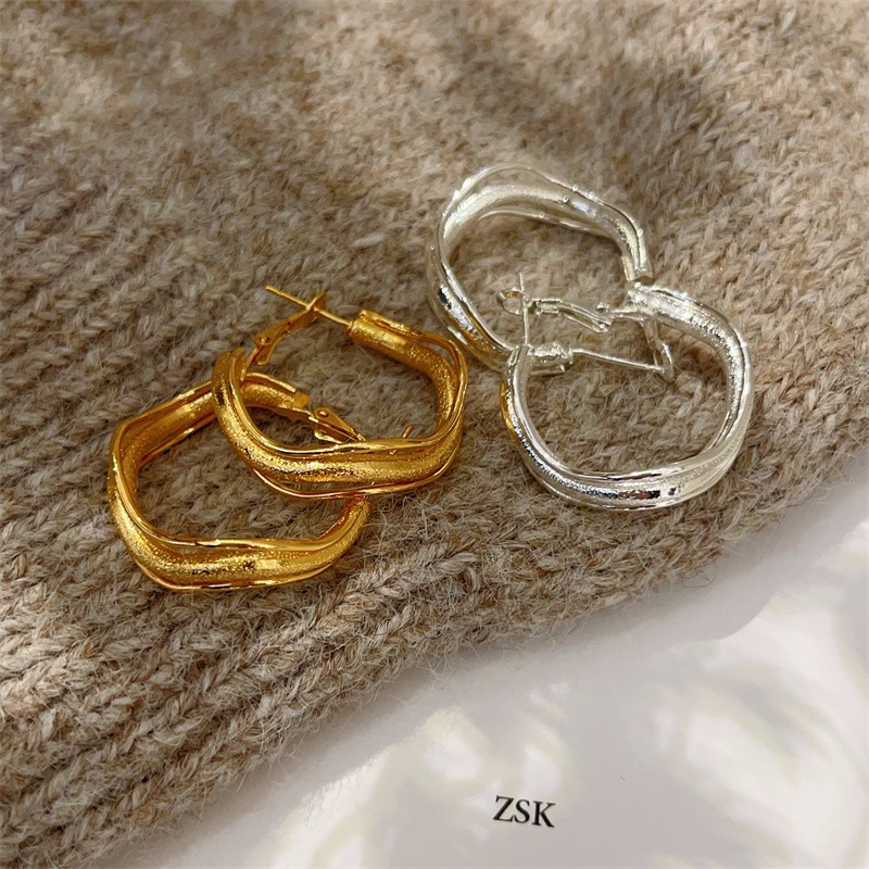 New Popular Style Cool Style Design Wavy Hoop Earrings High-End Unique Asymmetrical Curve Multi-Layer Earrings
