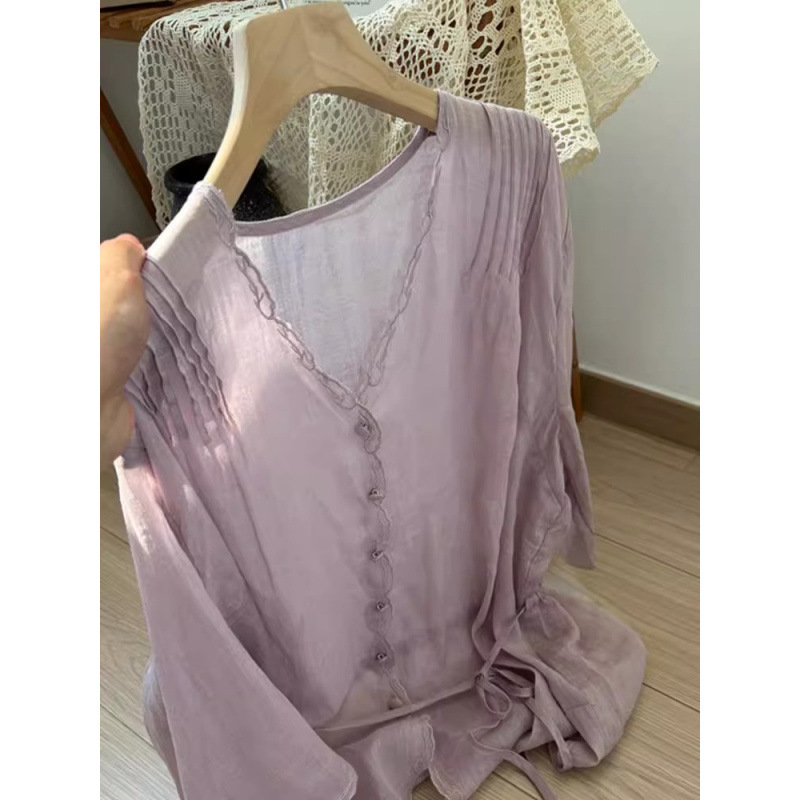 In-Stock French-Style Age-Reducing Light Purple Embroidered Lace V-Neck Cotton-Linen Shirt for Women, Autumn Literary Retro Loose Top