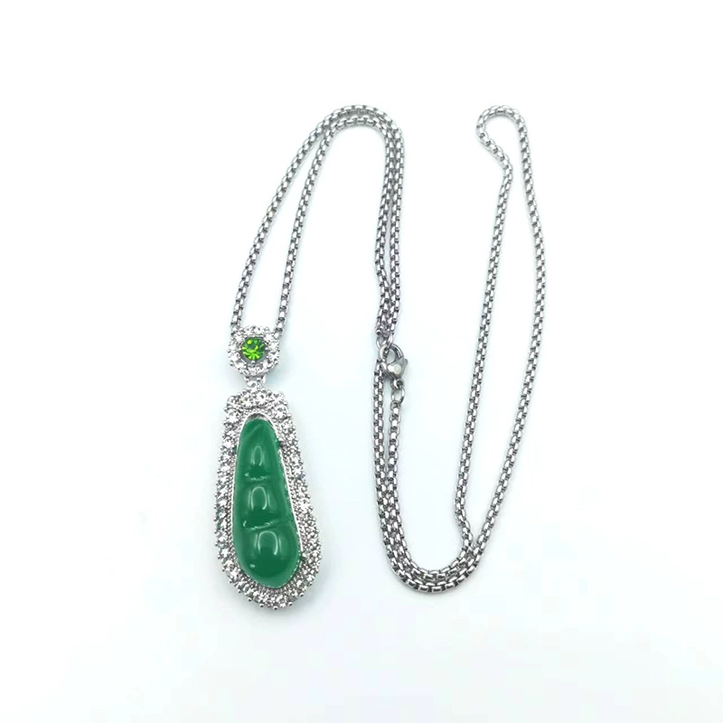 Emerald necklace jade, protective amulet, buckle, pendant, chain, light luxury style
