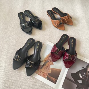������¿��ް������ƽ����ЬŮ�ٴ����m��Ь�ļ��r��ysһ����