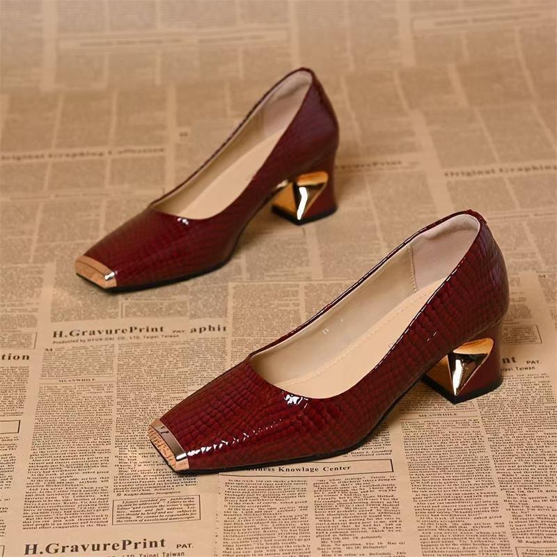 estilo británico de cabeza cuadrada de boca superficial zapatos de mujer primavera y otoño estilo francés tacones gruesos variados zapatos de cuero cómodos de talón medio