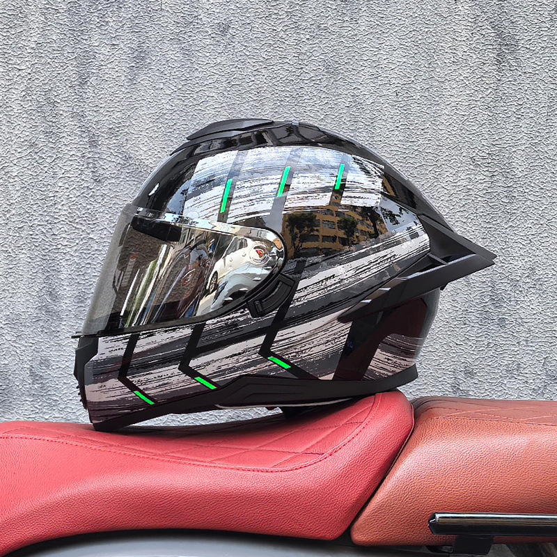 Casco integral transfronterizo DOT de la versión mejorada de LVS con doble lente para hombres, casco de seguridad universal para todas las estaciones para motociclistas femeninas, casco de motocicleta con doble lente.