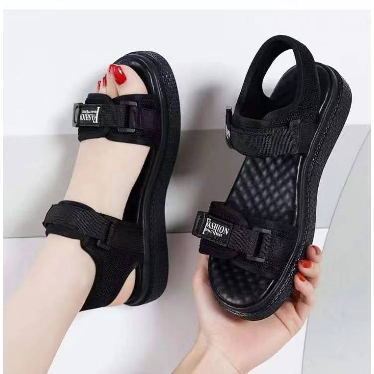 2026 primavera y verano nuevo estilo poco profundo confortable pedazo de mierda sensación resistente al desgaste de dedos de velcro sandalias de estilo romano