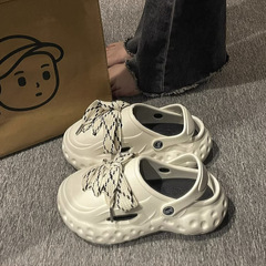 Korean version of thick-soled Crocs women's summer outer wear wholesale shoelaces ins Internet celebrity nurse heightening Baotou garden shoes