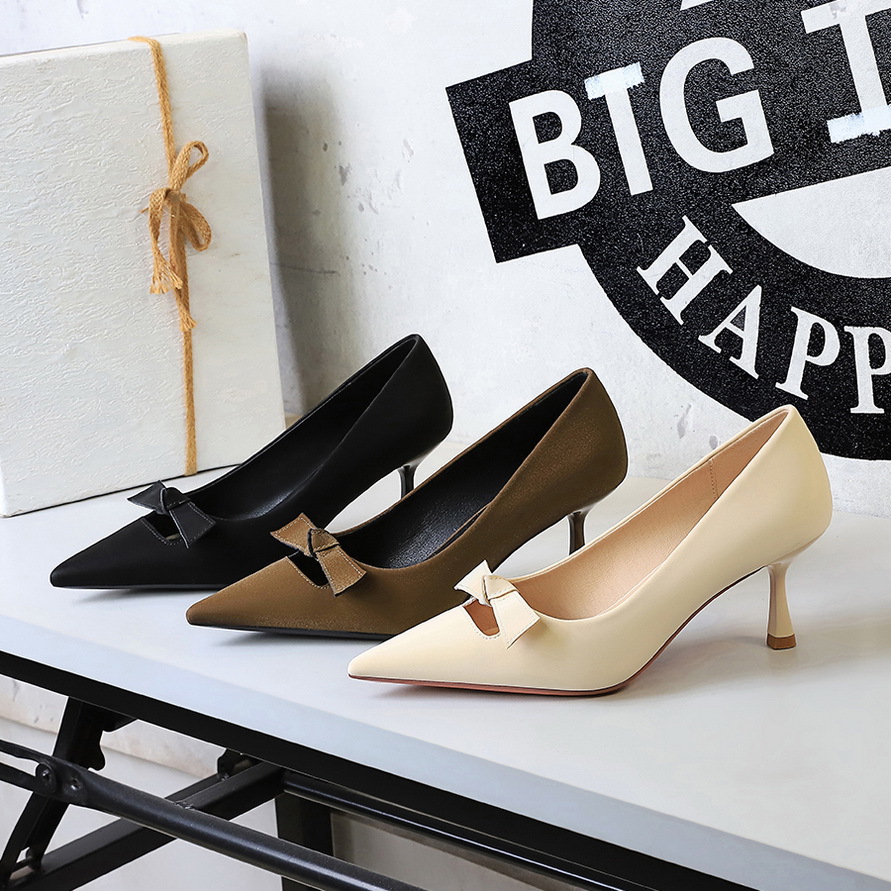 Décolleté a punta eleganti con tacco a spillo da donna_voghion.com