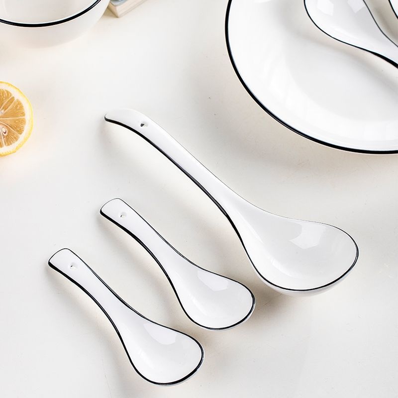 Cucharas de cerámica al por mayor, blancas puras con bordes negros, cucharas para sopa, cucharas para arroz, cucharas de mango largo con forma de cisne, vajilla diaria, utensilios de mesa estilo occidental.