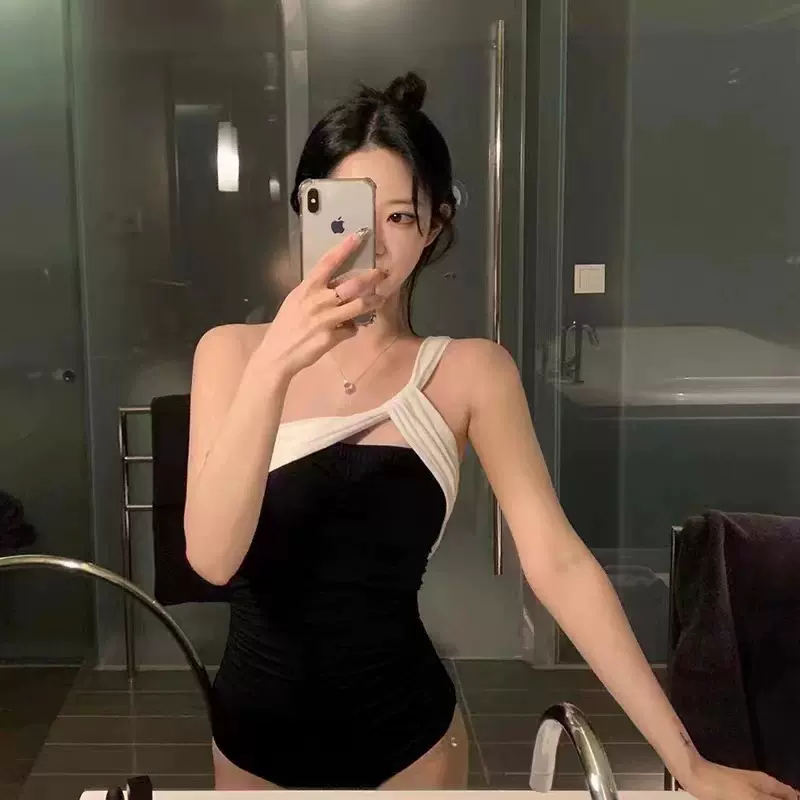 泳衣女2023新款网红风纯欲性感显瘦比基尼夏大小胸聚拢度假连体式