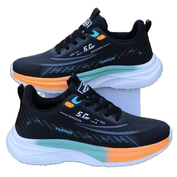 Fashionable sneakers for leisure