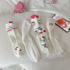 靴下の女性アニメかわいいKT中筒刺繍綿靴下ins学院風日本のつぼみ