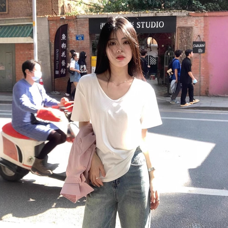 White V-neck Short-sleeved T-shirt Women's Summer 2025 New Loose Solid Color Base Shirt with Spice Girl Student's Top Trendy White V-neck Short-sleeved T-shirt Women's Summer 2025 New Loose Solid Color Base Shirt with Spice Girl Student's Top Trendy