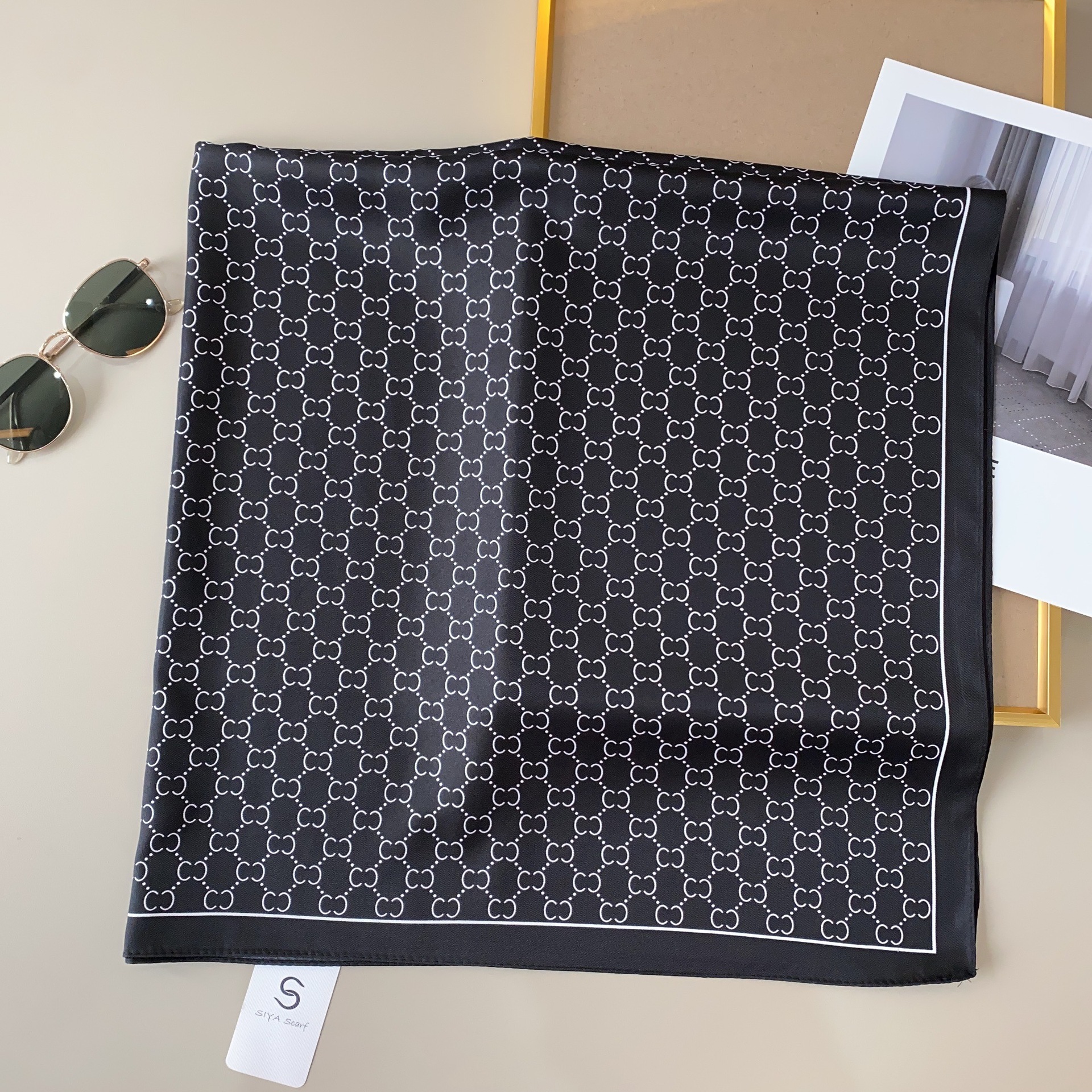 Pañuelo de seda cuadrado grande para mujer, nuevo estilo de primavera y otoño 2026, versátil con camisas, pañuelo elegante de alta gama 90x90 al por mayor.