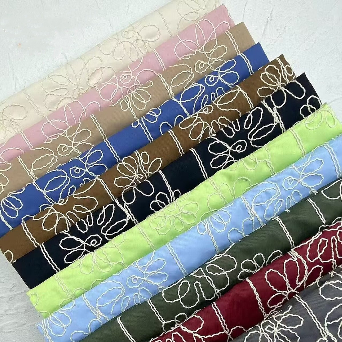 新品绣花布蕾丝绣花包包帽子绣花面料网纱刺绣多色刺绣网纱刺绣树