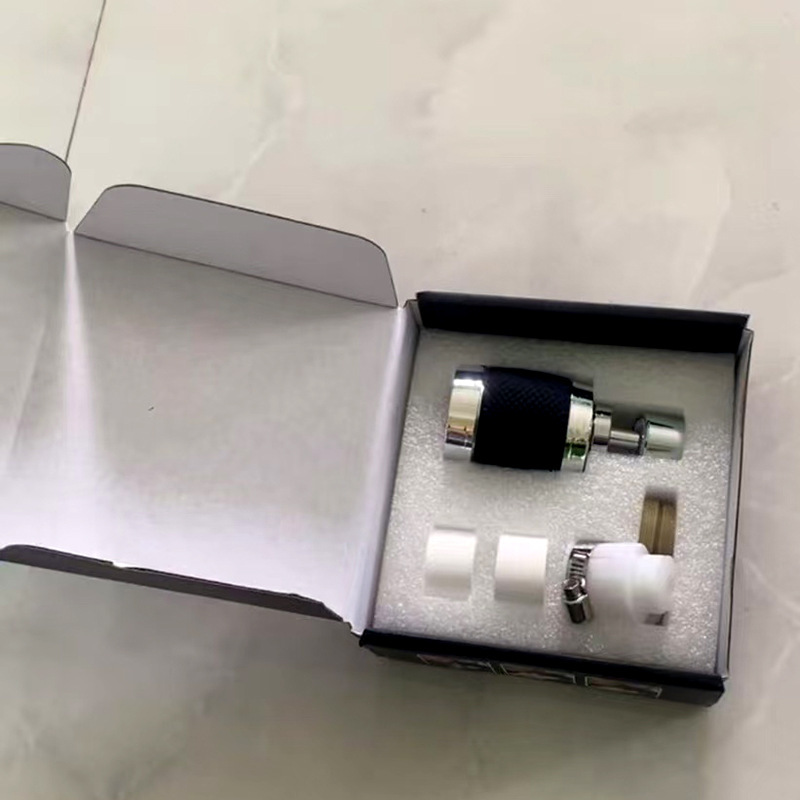 台所の洗面器の蛇口のフィルターの口の水道水のしぶき防止の神器は万能で浄水器の家庭を浄化します。|undefined