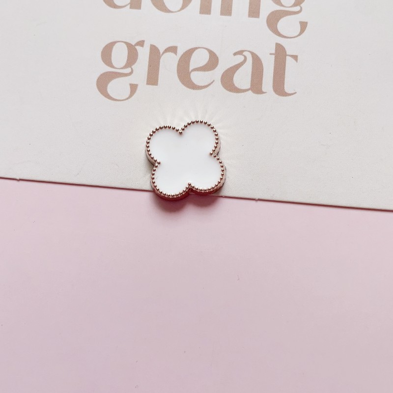 Accesorios de joyería de bricolaje de fragancia pequeña clásica gota aceite conejo amor flor parche de resina teléfono móvil banda de goma material de hebilla de zapato