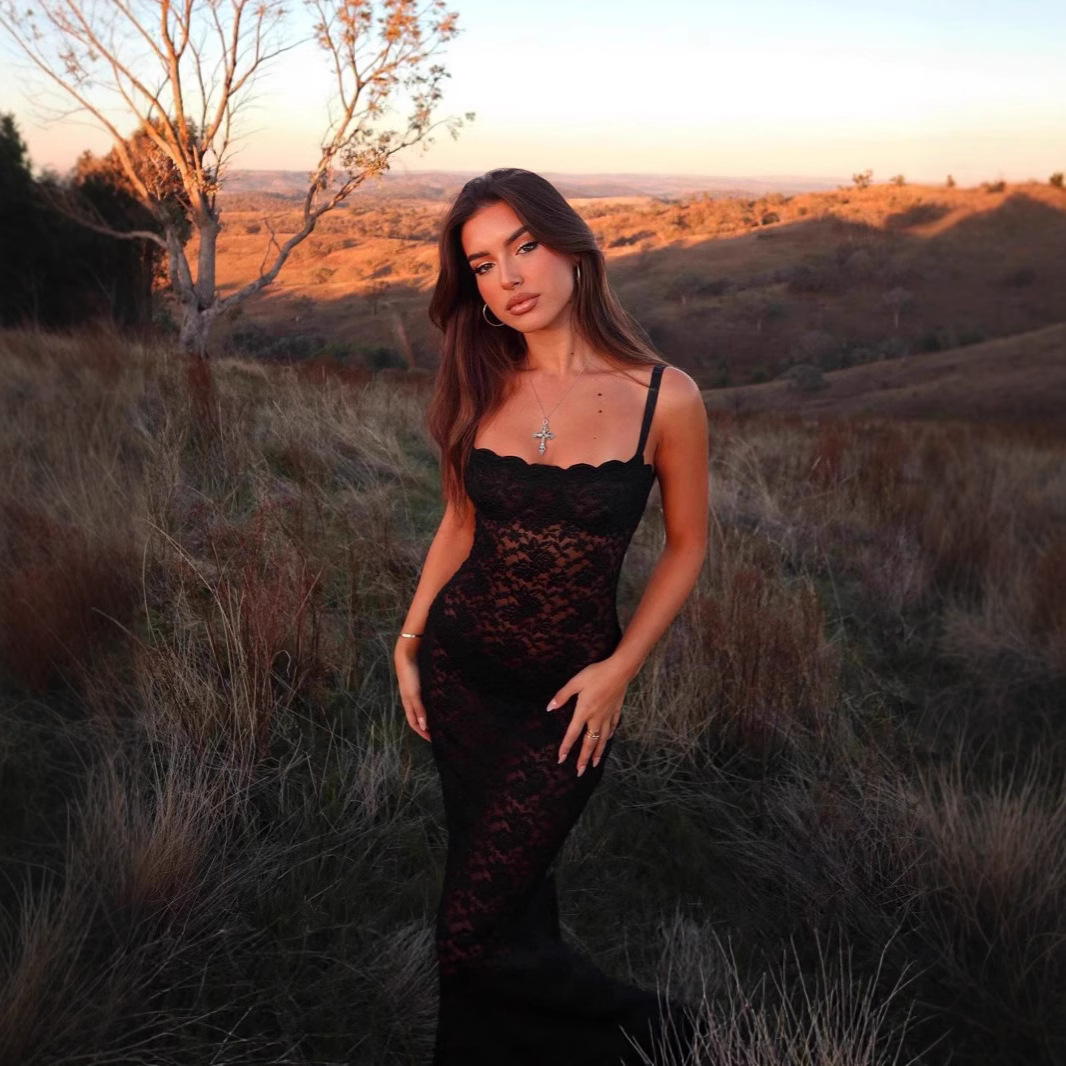 欧美夏季新款跨境女装时尚一字领性感透视蕾丝修身礼服连衣裙