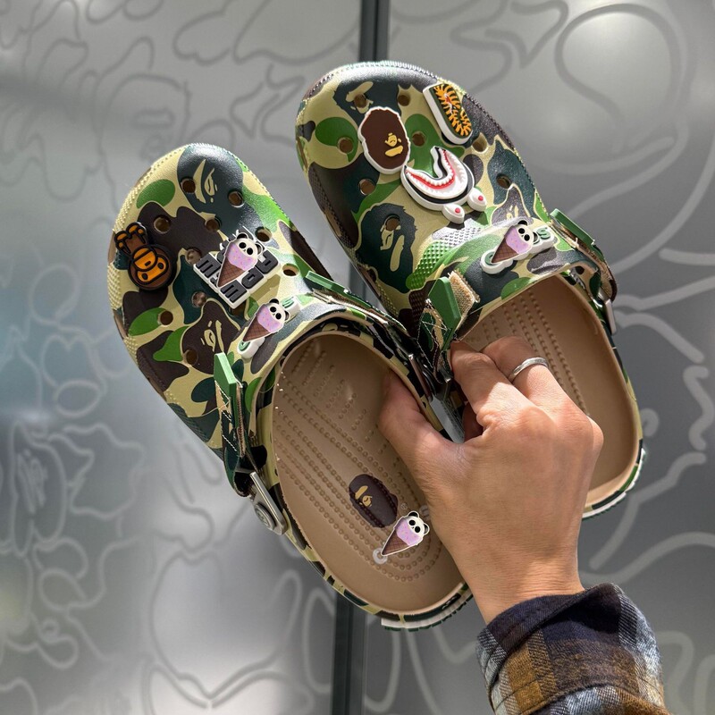 In-Stock Bape Children's Camouflage Ape Man Clogs, Comfortable Slippers, Sandals, Beach Shoes, Available for Wholesale and Dropshipping In-Stock Bape Children's Camouflage Ape Man Clogs, Comfortable Slippers, Sandals, Beach Shoes, Available for Wholesale and Dropshipping