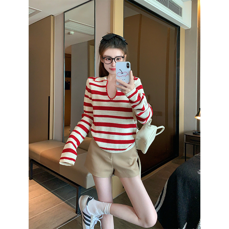 红色条纹翻领针织长袖t恤女2025新早秋款宽松休闲慵懒v领撞色上衣|undefined