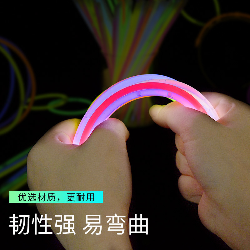 ディザトーンの同じタイプの蛍光棒の子供のおもちゃの発光棒の卸売りの年会はコンサートの野外のダンスの道具を応援します。|undefined