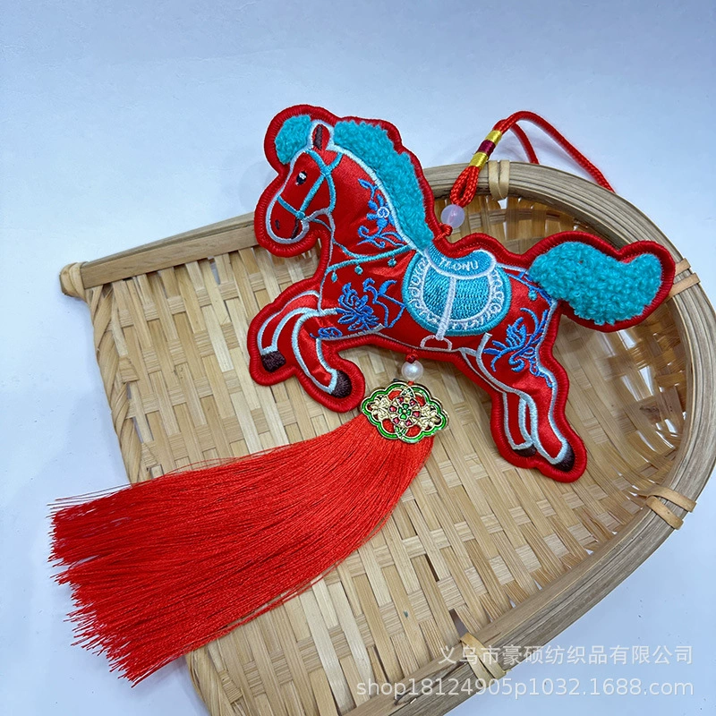 Новый 2026 sachet кисточка кулон зодиака лошадь ветвь погремушка кулон кисточка автомобильный кулон домашнее украшение