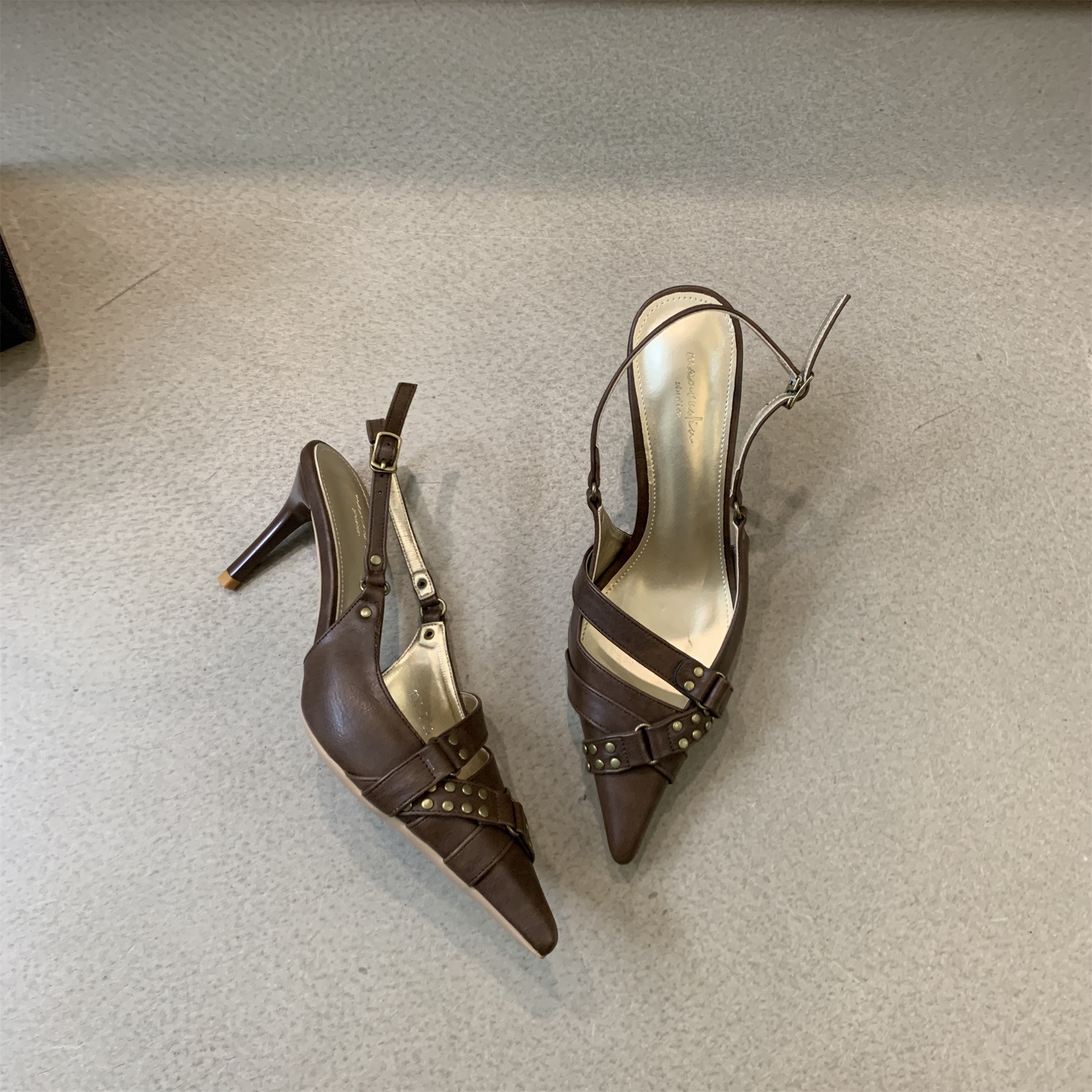 French black high heels, temperament women's shoes, niche shallow mouth pointed toe shoes 2024 summer rivet buckle sandals_voghion.com