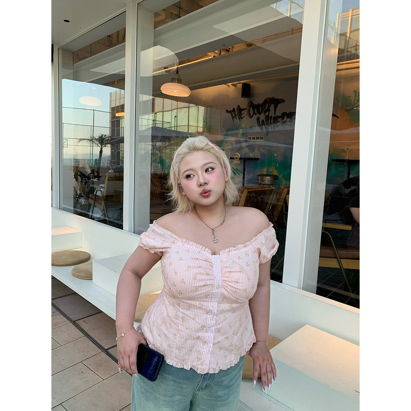【Peach Blossom】Plus-Size French-Style Sweet Pink Striped Floral Top Slim-Fit Short-Sleeve Shirt