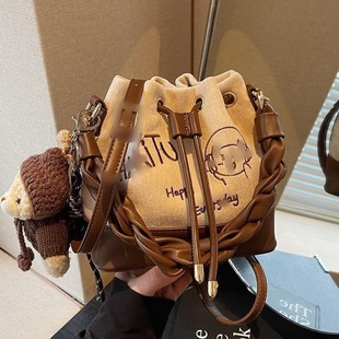 �羳Ů��2025�¿�ͨ�ڕr�����к��s���eб��ٴ��黨����ˮͰ��