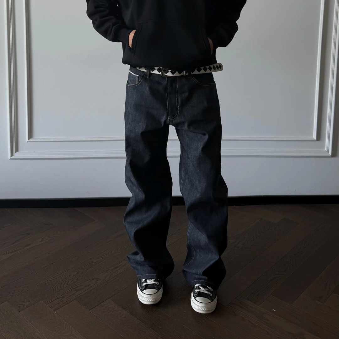 Otoño y invierno nuevos jeans de color sólido para hombres, estilo de moda, estilo de diseño casual, cómodo, retro, rectas, versátiles