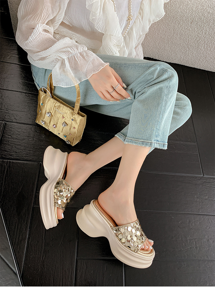 Dép sandal xỏ ngón nữ đế xuồng cao 5 cm, mũi hở, phối sequin lấp lánh — màu đen, màu vàng, bạc chi tiết 14