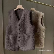 羊羔毛马甲女皮毛一体2024春秋新款洋气外穿百搭加厚马夹网红外套