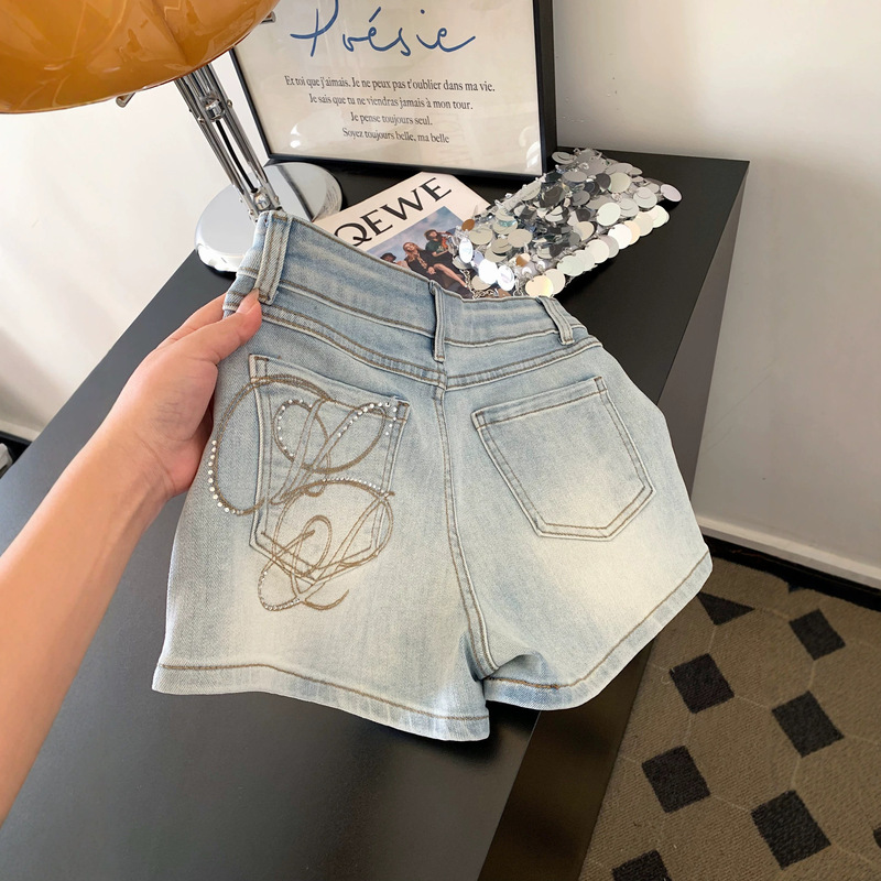 Light blue heavy rhinestone low-waist denim shorts for women, new summer style, distressed and frayed, A-line hip-hugging hot pants for trendy girls