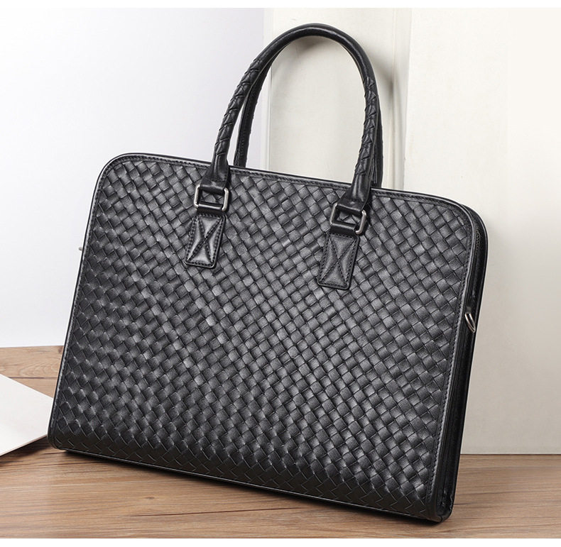 Túi xách nam da bò thật dệt tay cao cấp 40×13×29 cm, túi đeo vai công sở — Màu đen chi tiết 3