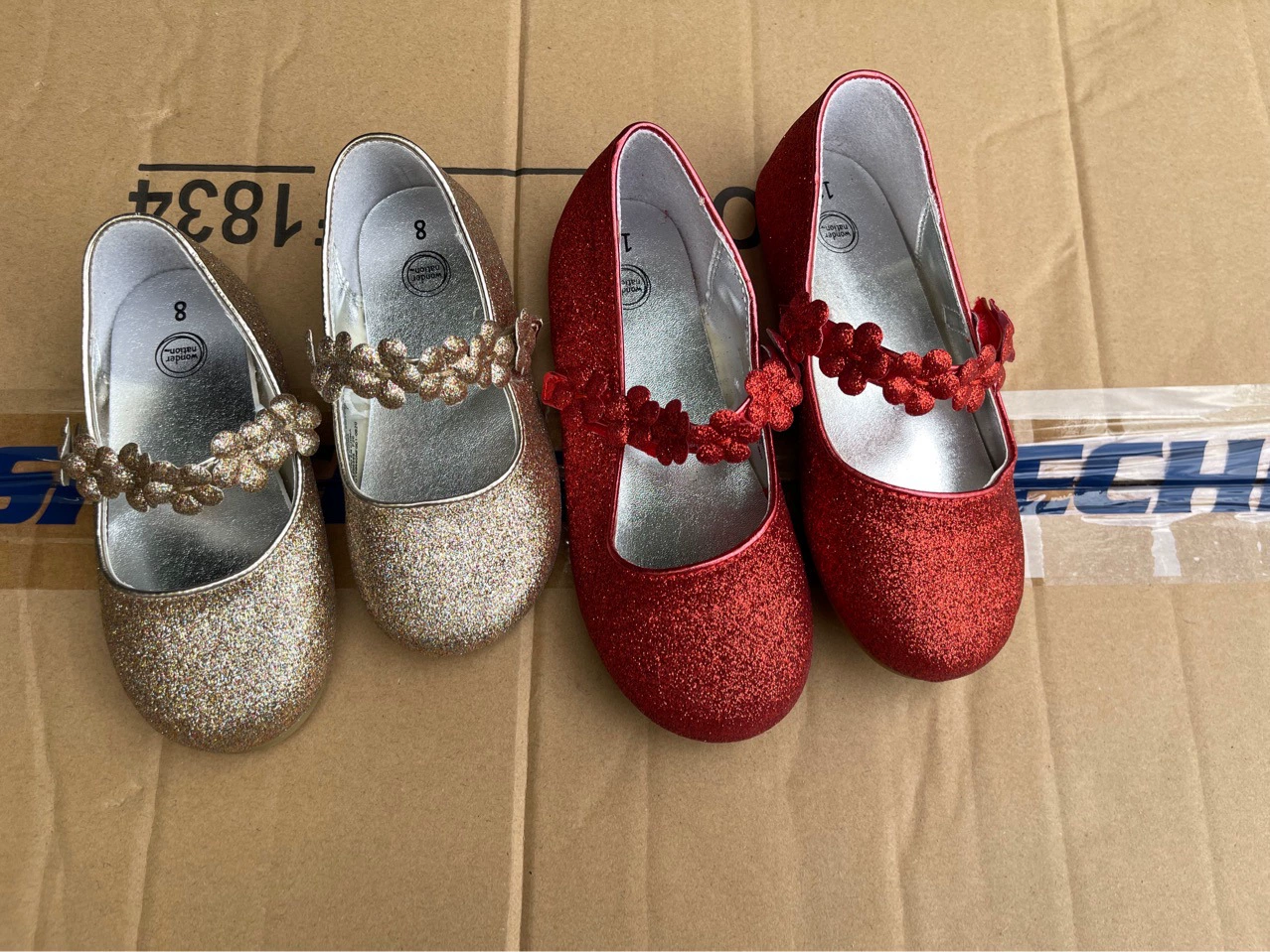 Внешняя торговля Оригинальный заказ девочек Принцесса обувь Танцевальная обувь Обувь для выступлений Красные туфли на липучке Цветы