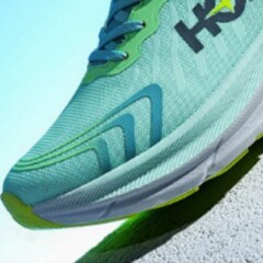 男型飛織網面通気運動カジュアルシューズの流行滑り止めマラソンランニング靴