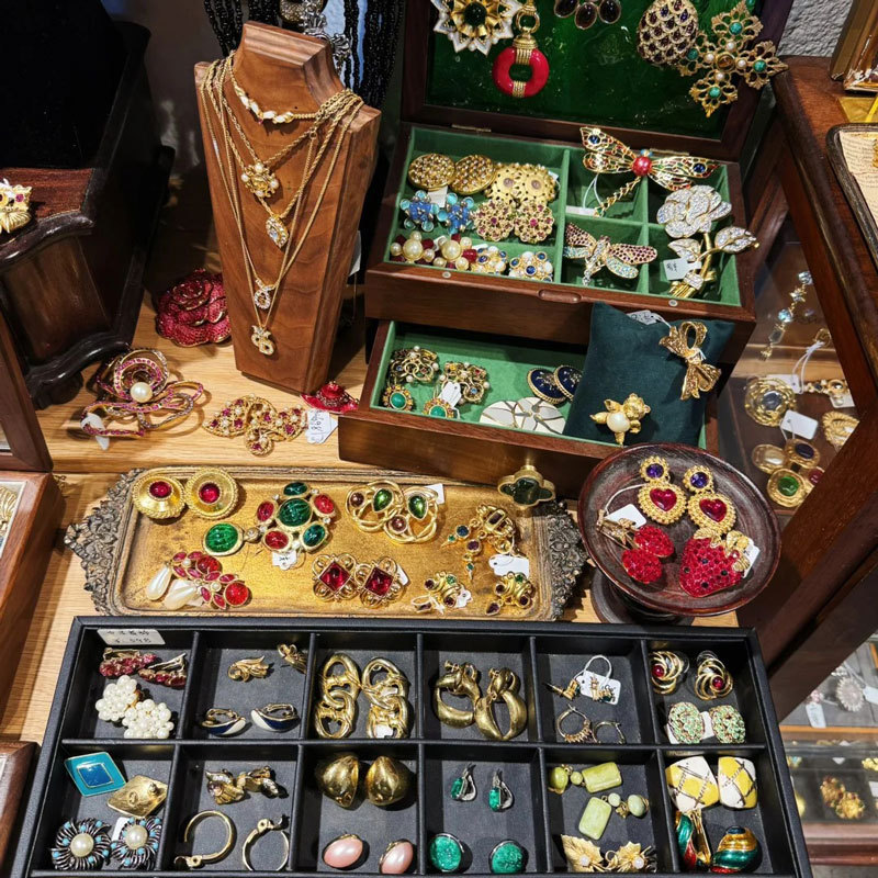 Pendientes exagerados de vintage medieval Pendientes de perlas geométricas de aceite de gota de diamantes de aguja de plata femenina Pendientes retro de sentido avanzado