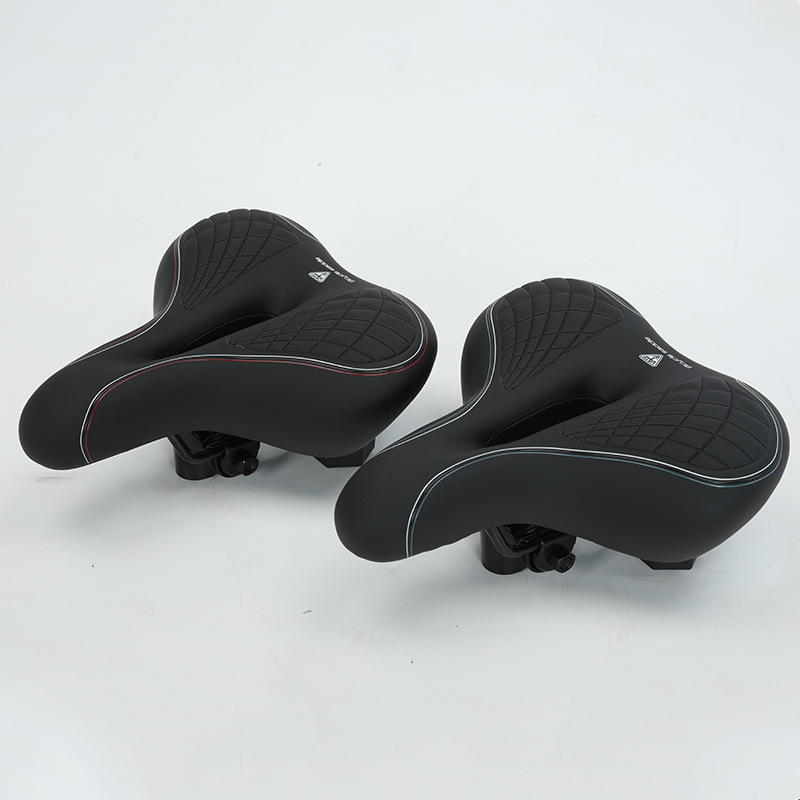 916柔软舒适防震山地车自行车鞍座坐垫 尾部警示灯单车配件座包