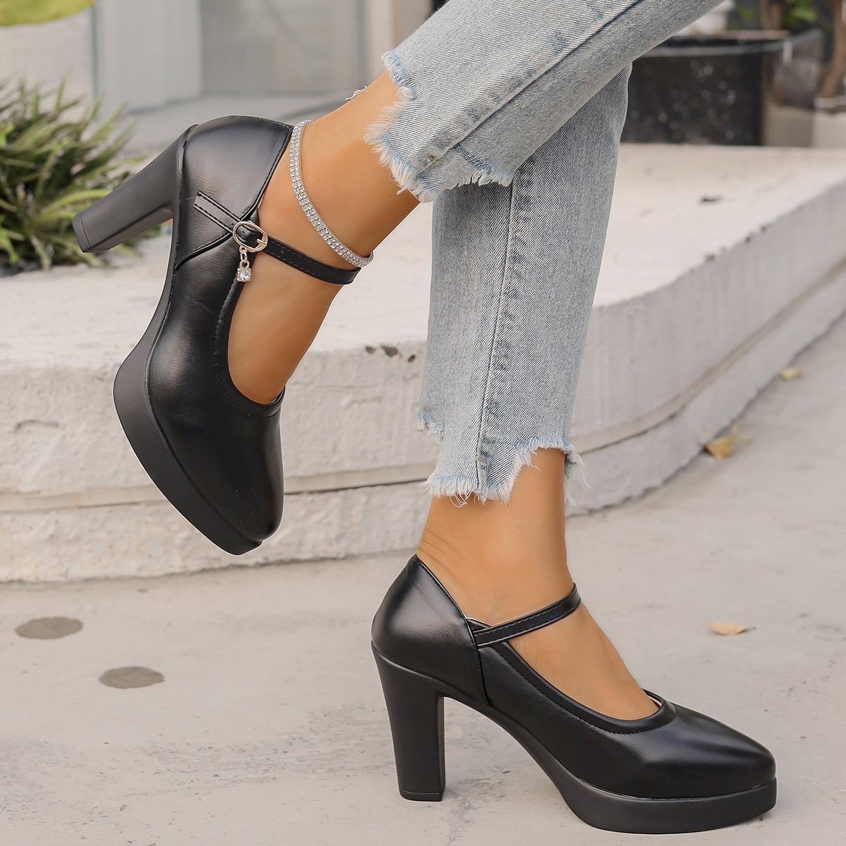 Women's Mary Jane Heels With Chunky Heel And Straps For Summer_voghion.com