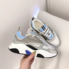�羳���⌣���¿�D��B22��Ů���\�����eЬ�r�аٴ�͹�͸���ϵ�Ь