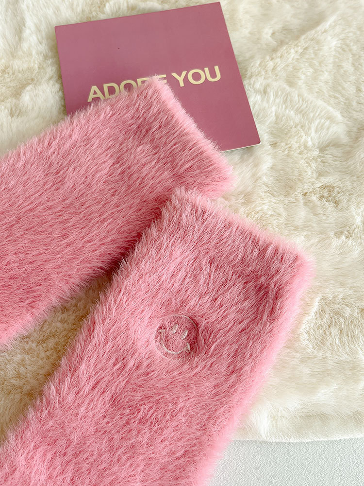 Embroidered Smiling Face Mid-length Socks For Women In Pink Fleece_voghion.com